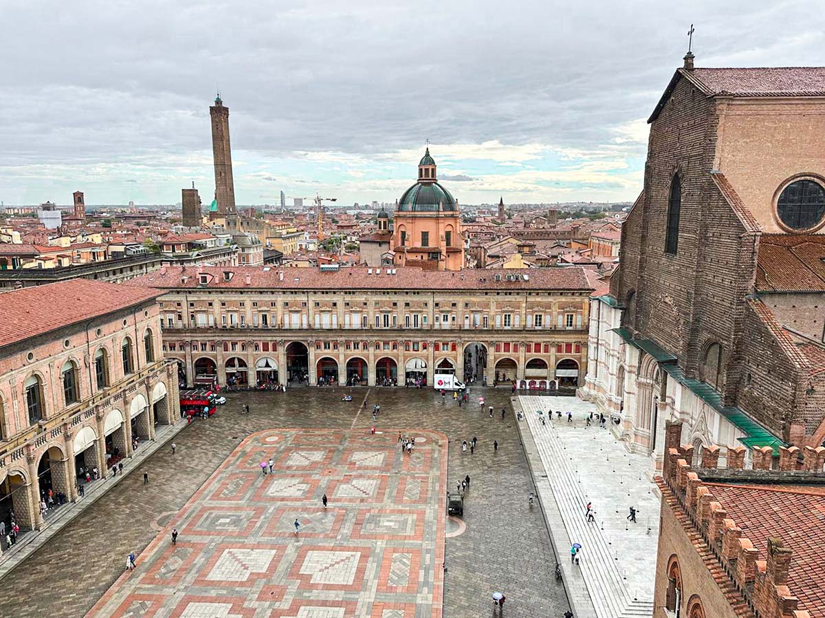 bologna dall alto piazza maggiore