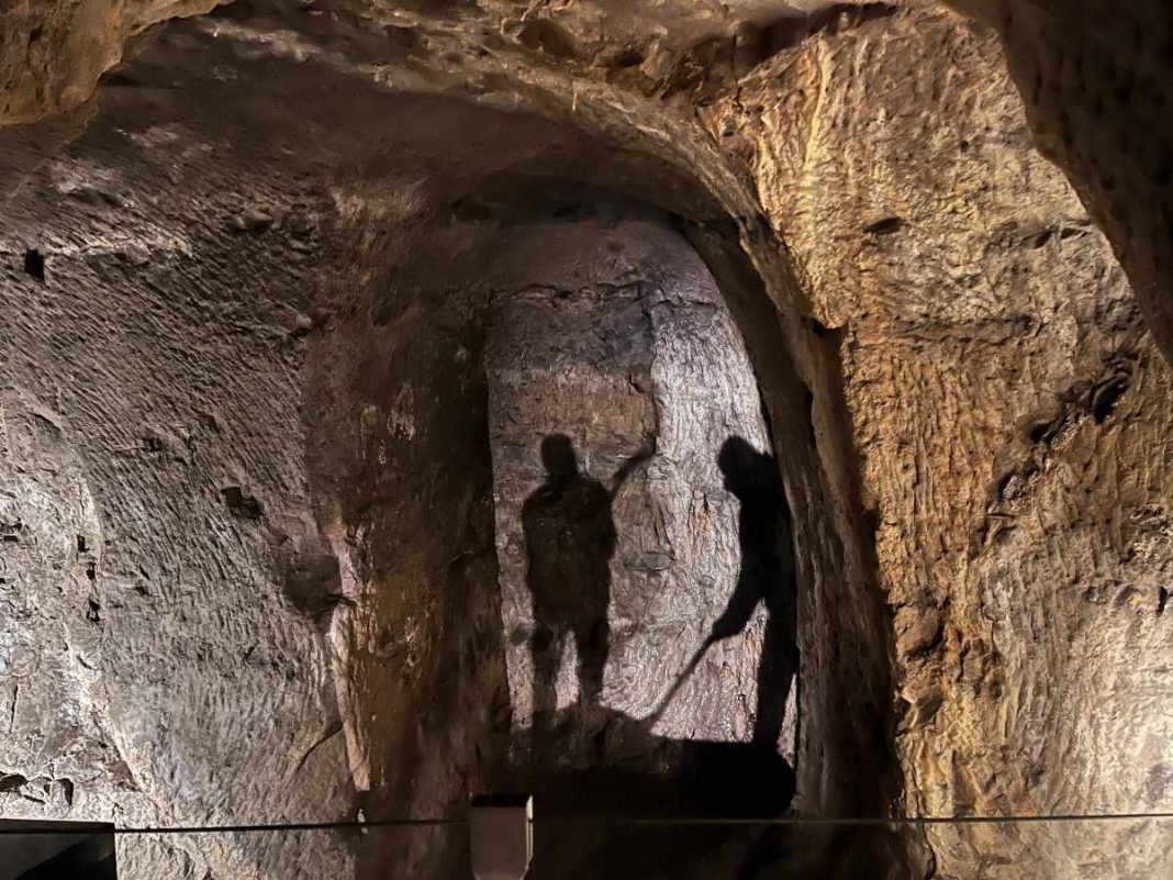 proiezione uomini in miniera