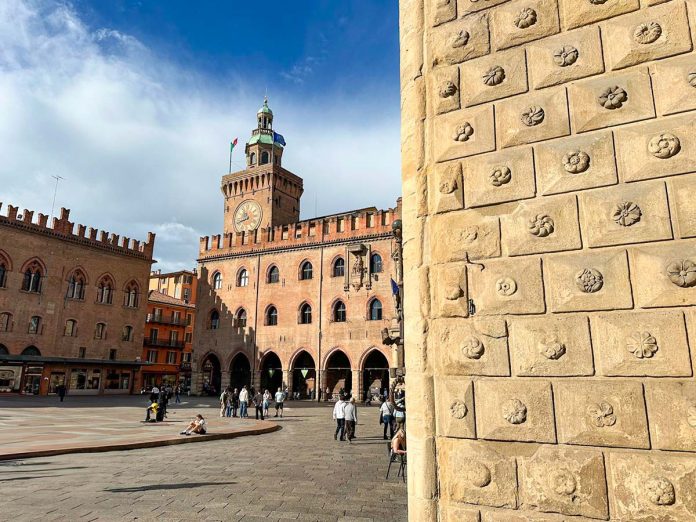 torre orologio Bologna