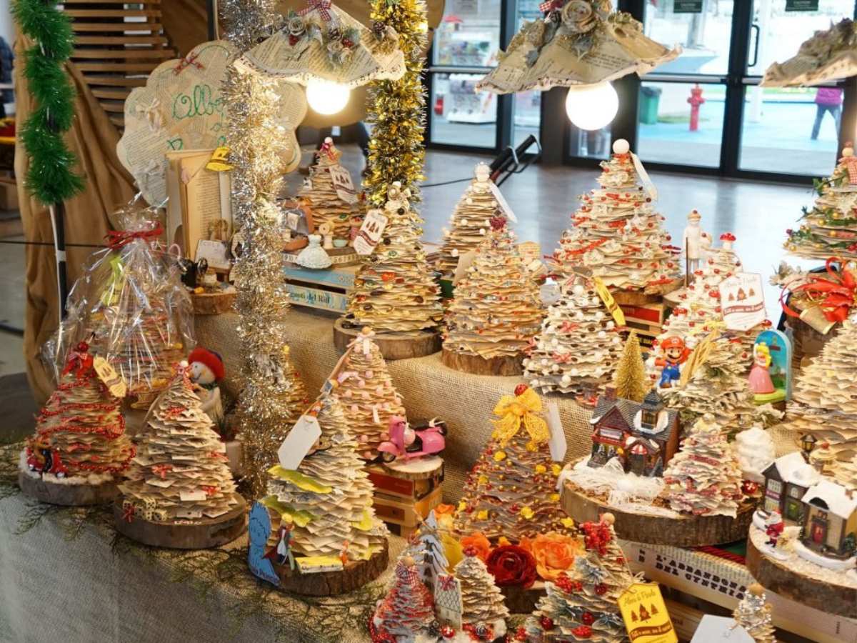 renna e cassetta delle letterine di Babbo natale a Grand Tour Italia