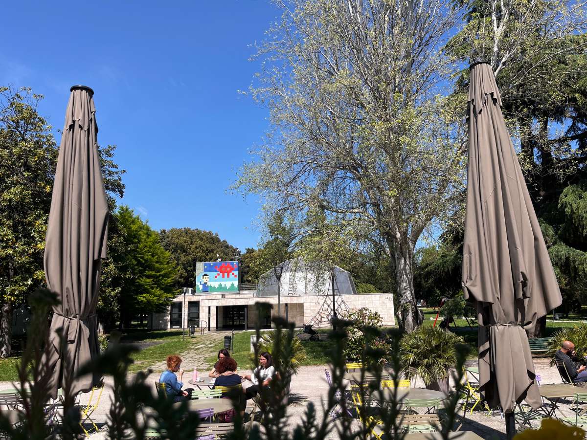 planetario in mezzo ai giardini pubblici di ravenna