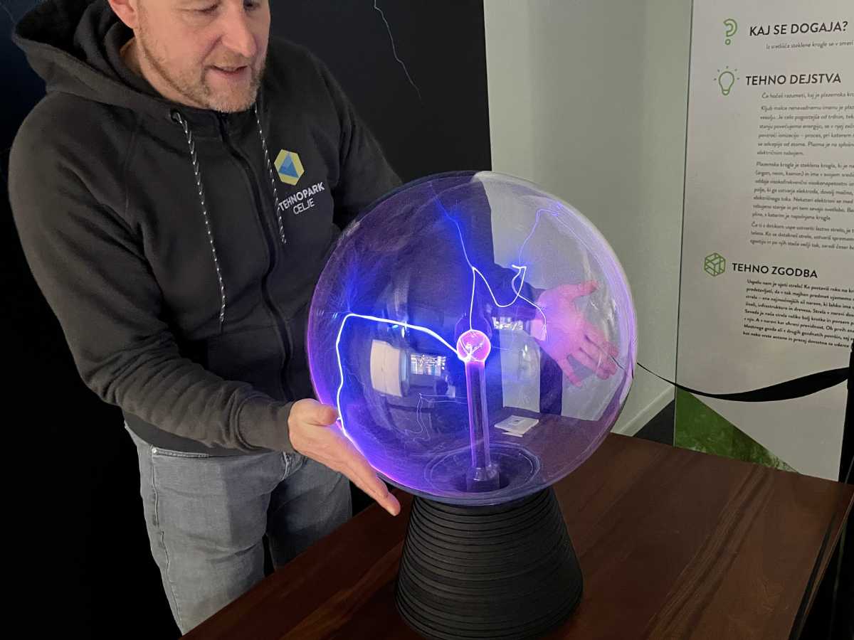 esperimenti onde magnetiche al museo di scienza di celje