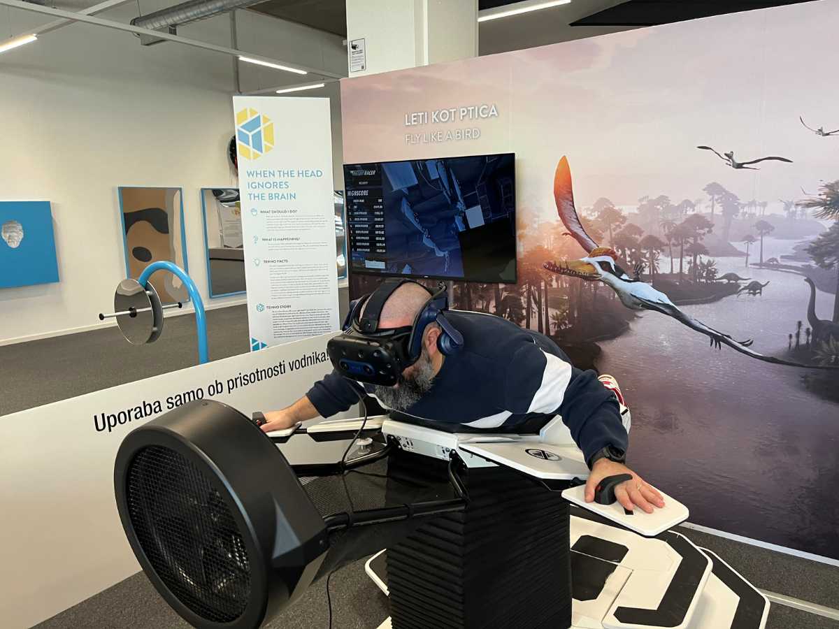 realtà virtuale che simula il volo di un uccello