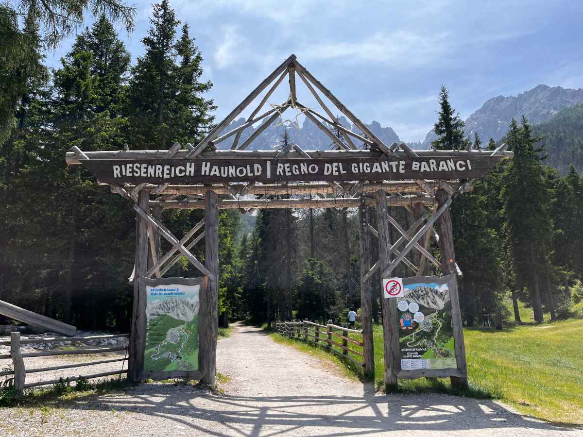 ingresso sentiero del regno del gigante baranci
