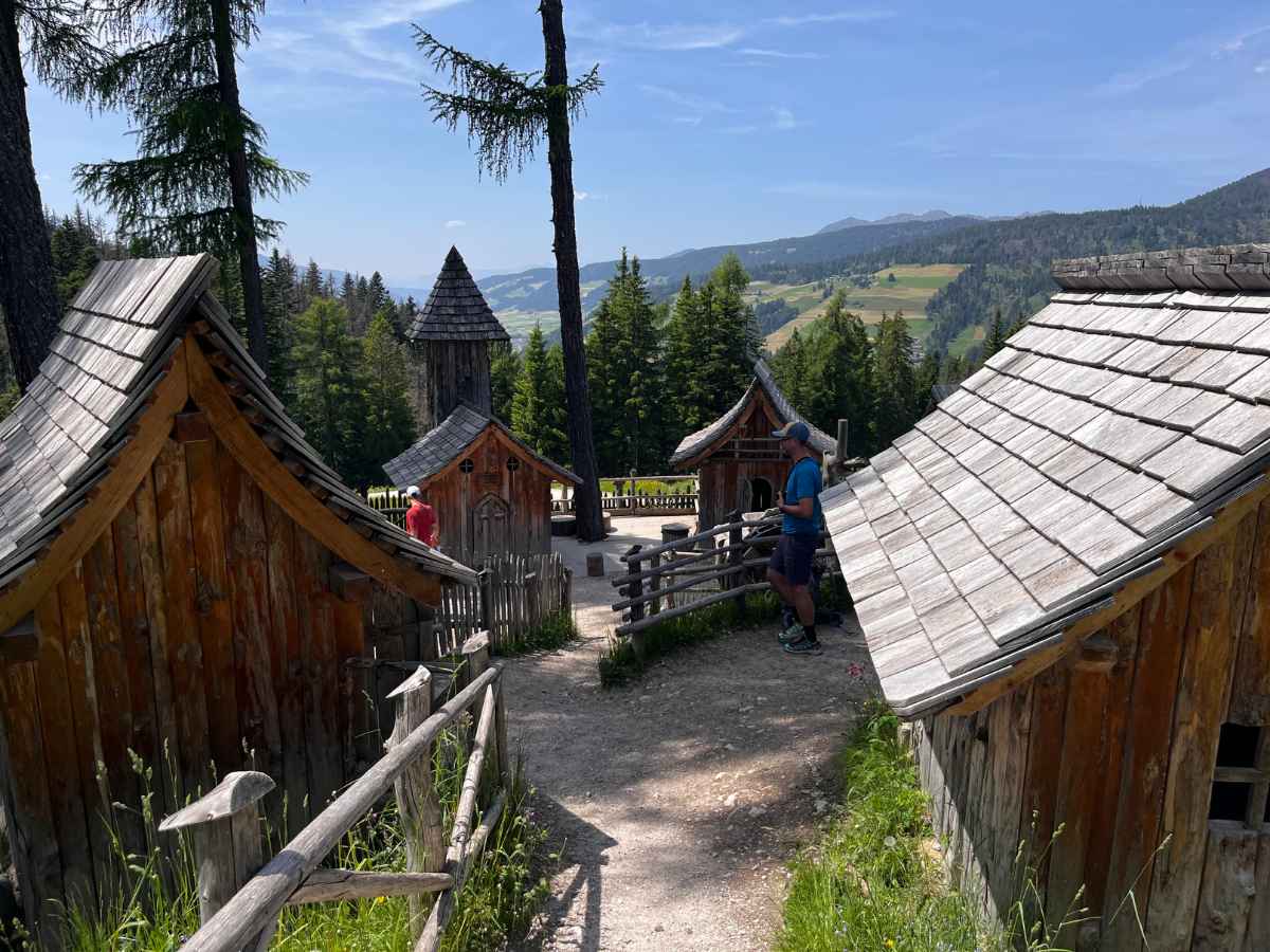 villaggio degli gnomi monte baranci