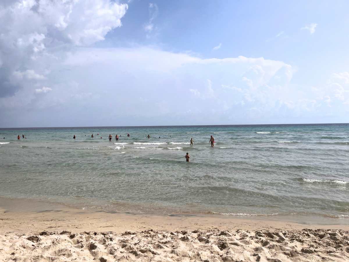 spiaggia baia dei turchi in camper