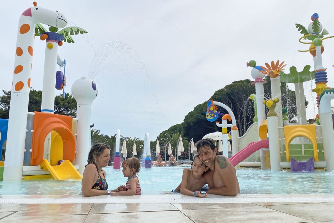 famiglia piscina viaggio friuli venezia giulia