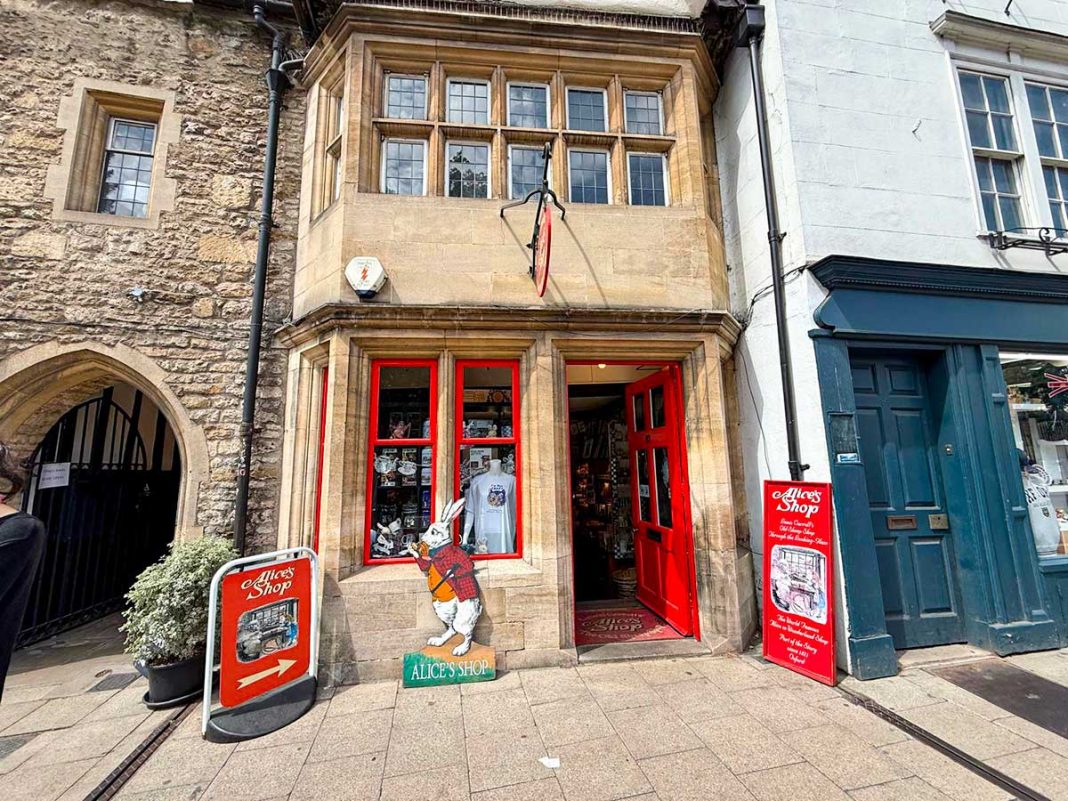Oxford Alice paese meraviglie