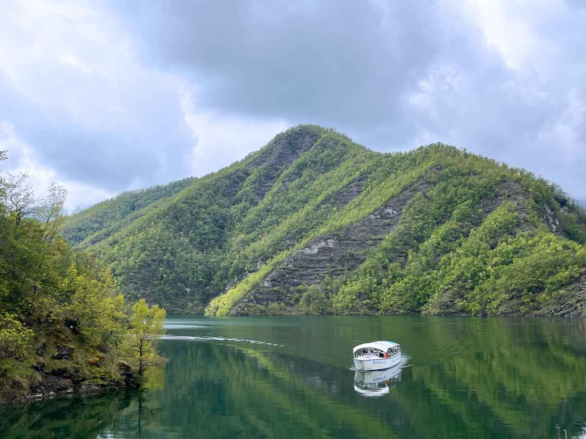 battello alla diga di ridracoli