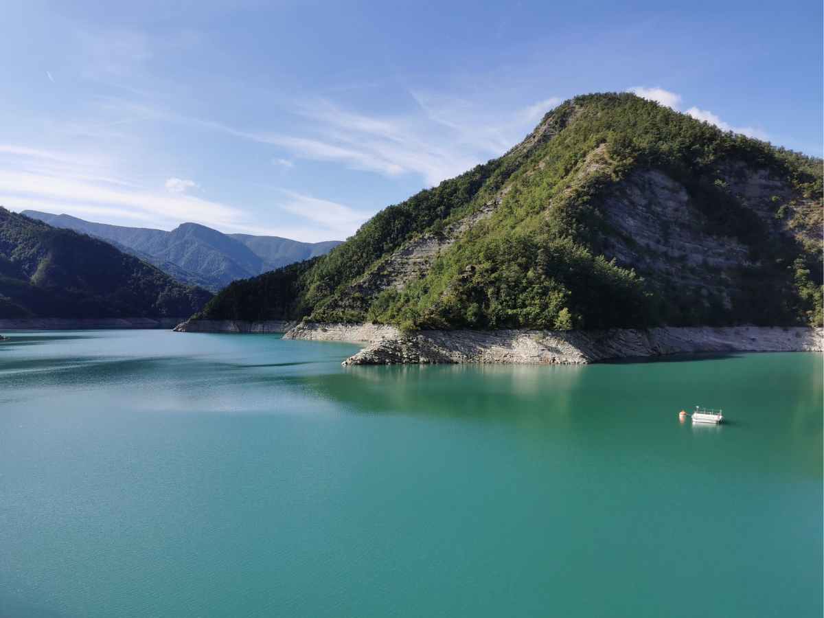 diga di ridracoli al sole