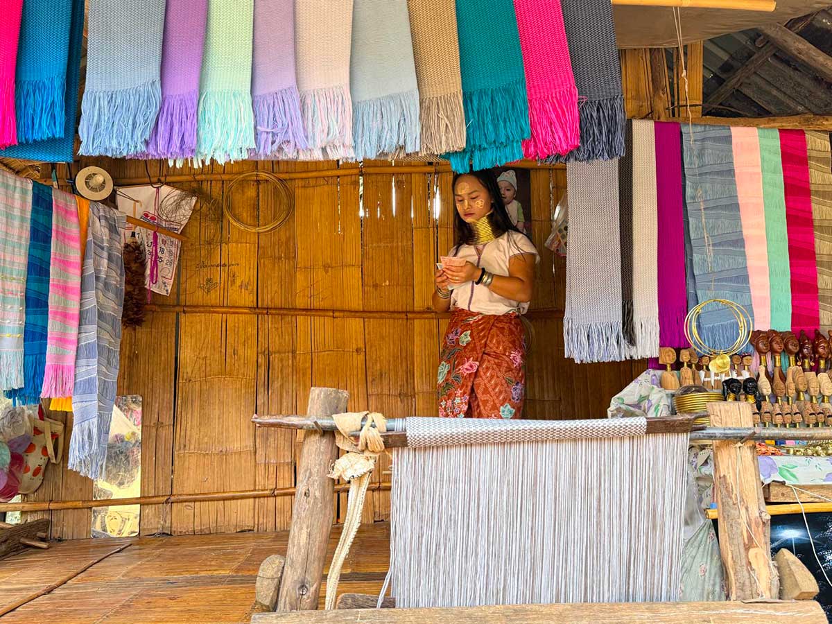 villaggio donne collo lungo thailandia