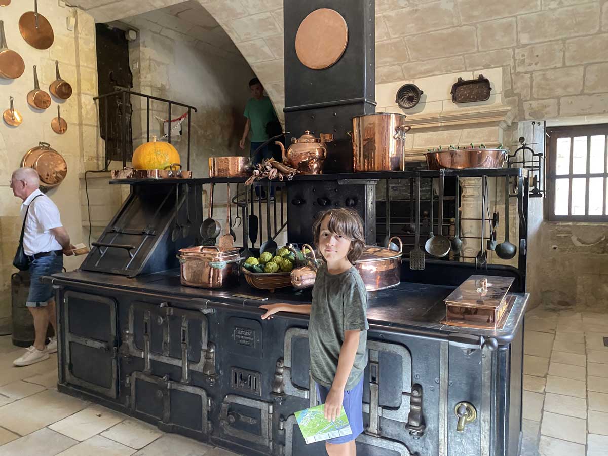 bambino castello loira cucina chenonceau