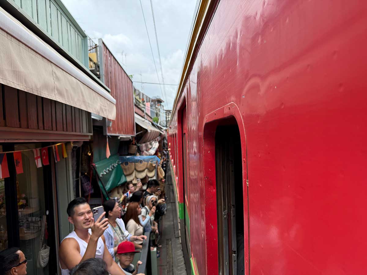 Maeklong Railway Market