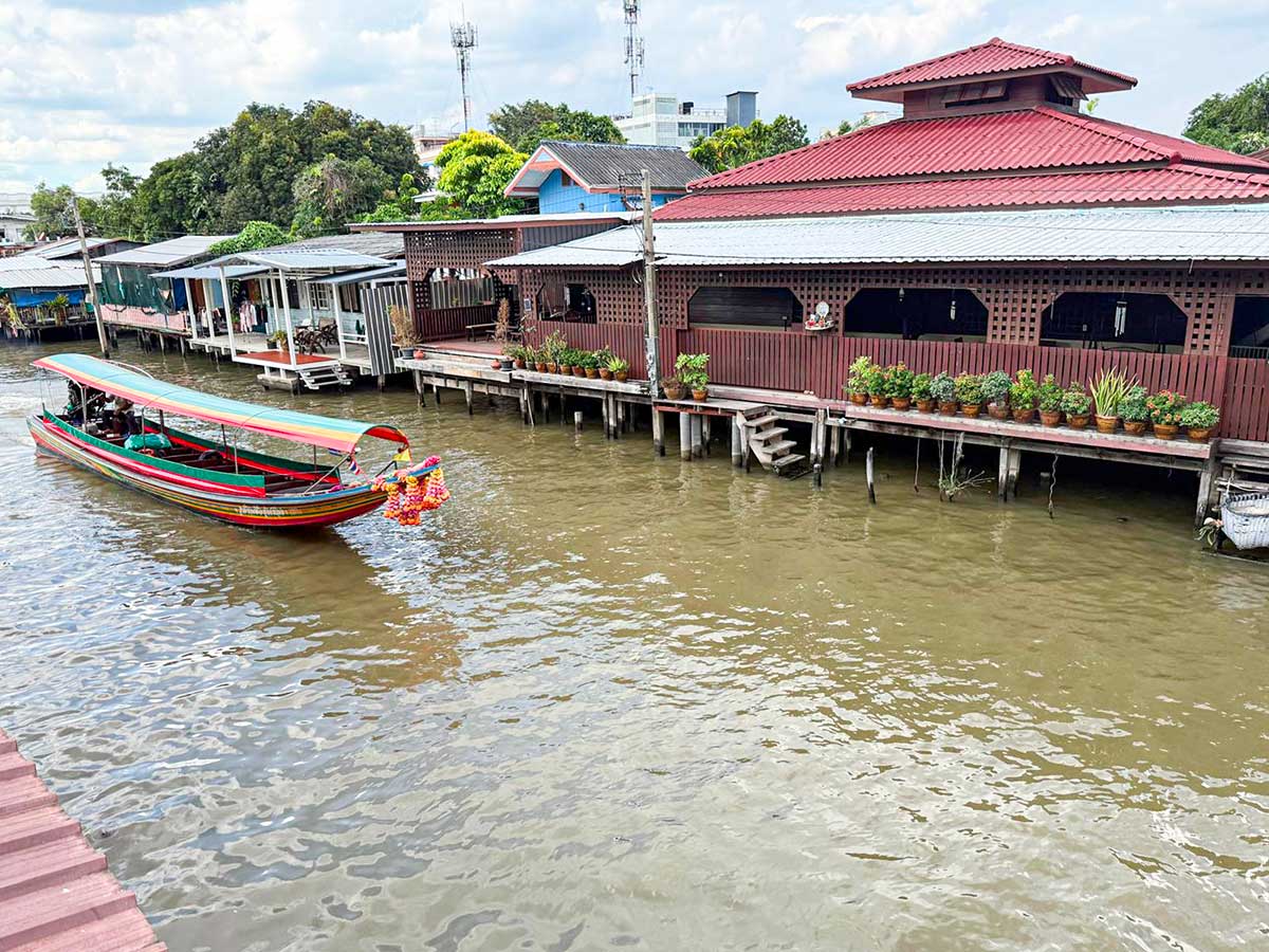 Bangkok Yai Canal long boat