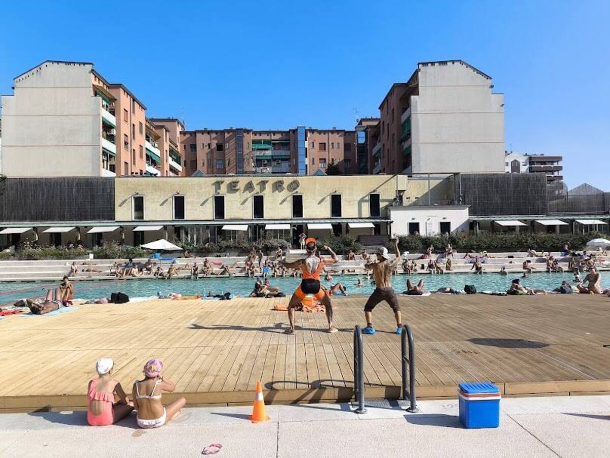 spettacoli teatrali bordo piscina bagni misteriosi