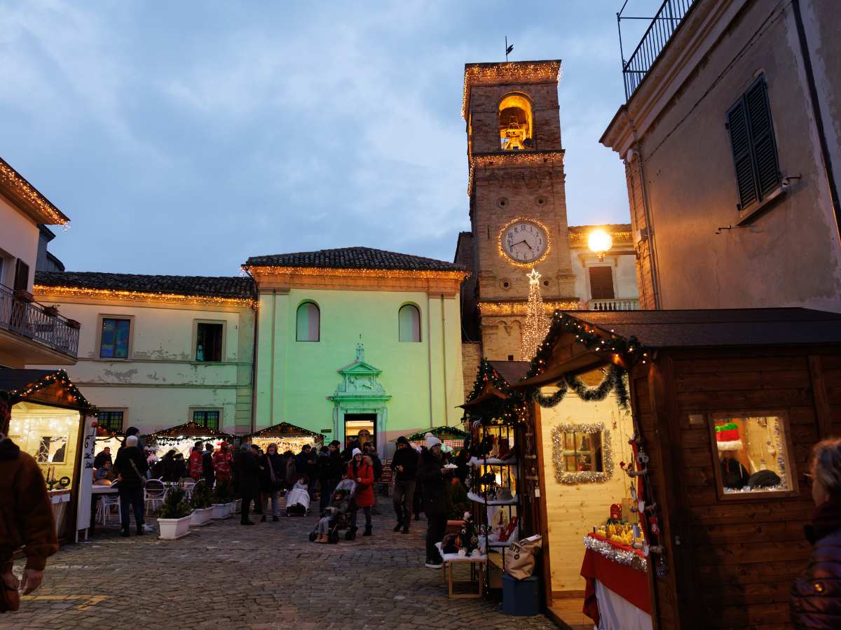 vista del mercatino di natale a Mombaroccio