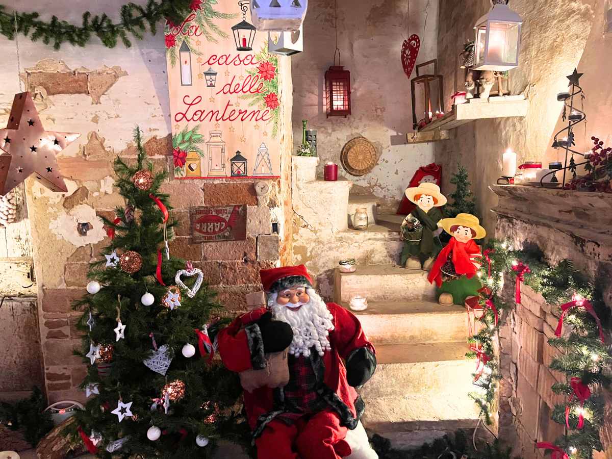 casa delle lanterne al natale a Mombaroccio