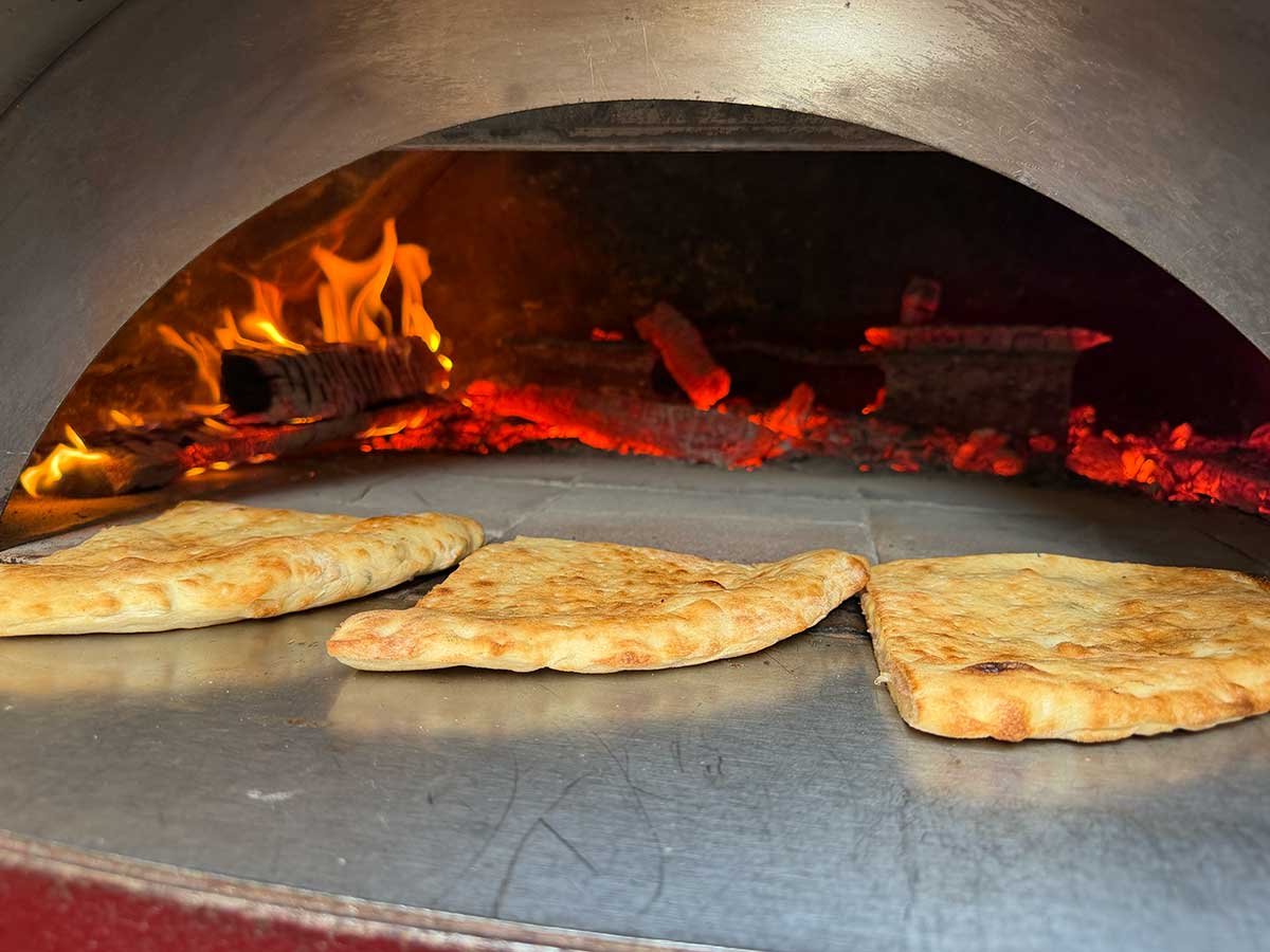 pizza nel forno a Borgo di Natale Ricetto di Candelo