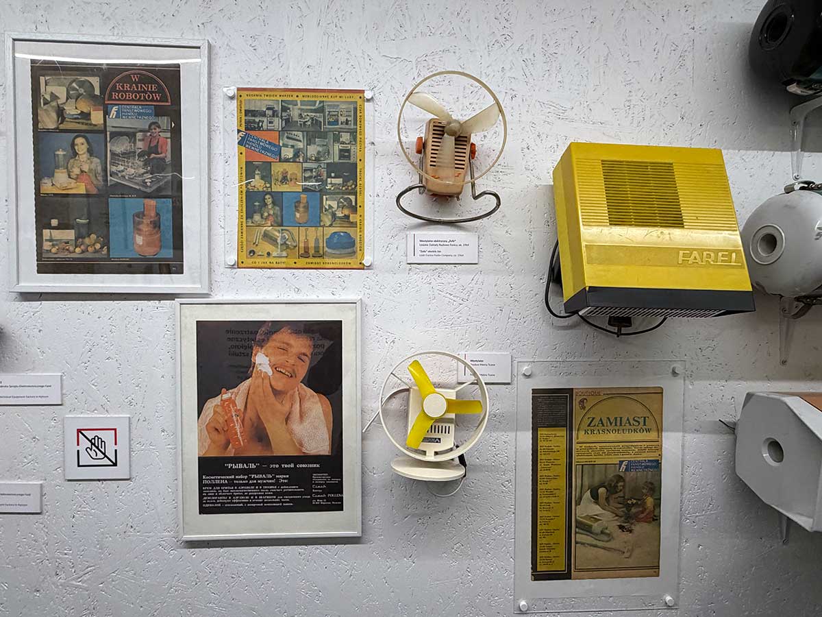 Museo della vita il sotto-comunismo a Varsavia con bambini