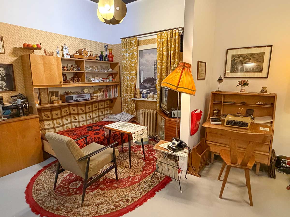 Museo della vita il sotto-comunismo a Varsavia con bambini