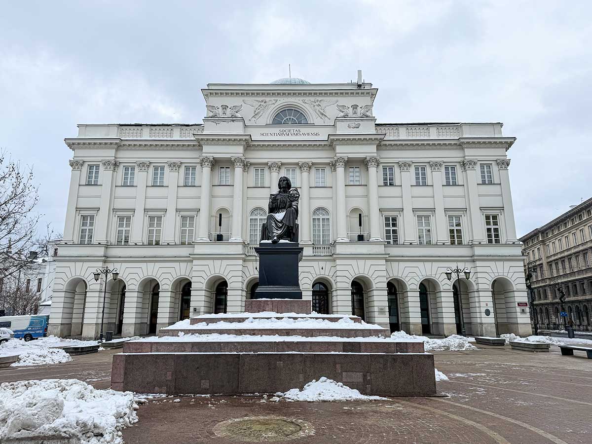 Varsavia con i bambini cosa vedere: statua Copernico