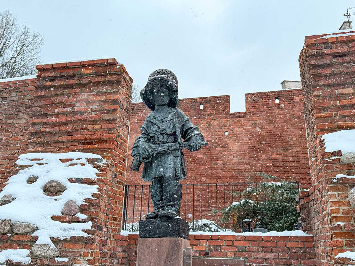 Varsavia con i bambini : statua picocl oribelle