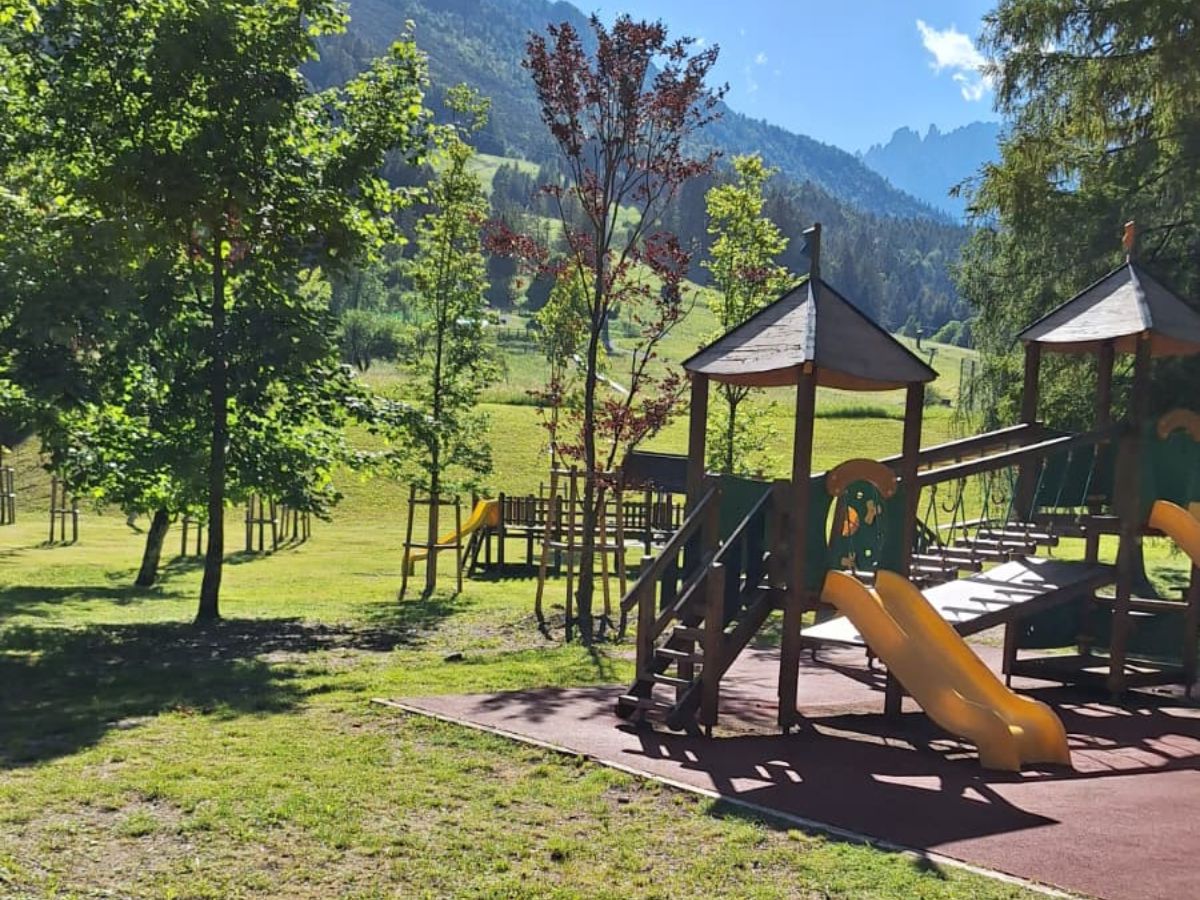 parco giochi forni di sopra