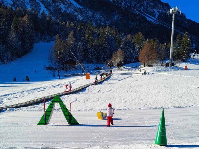 forni di sopra con bambini campo scuola sci