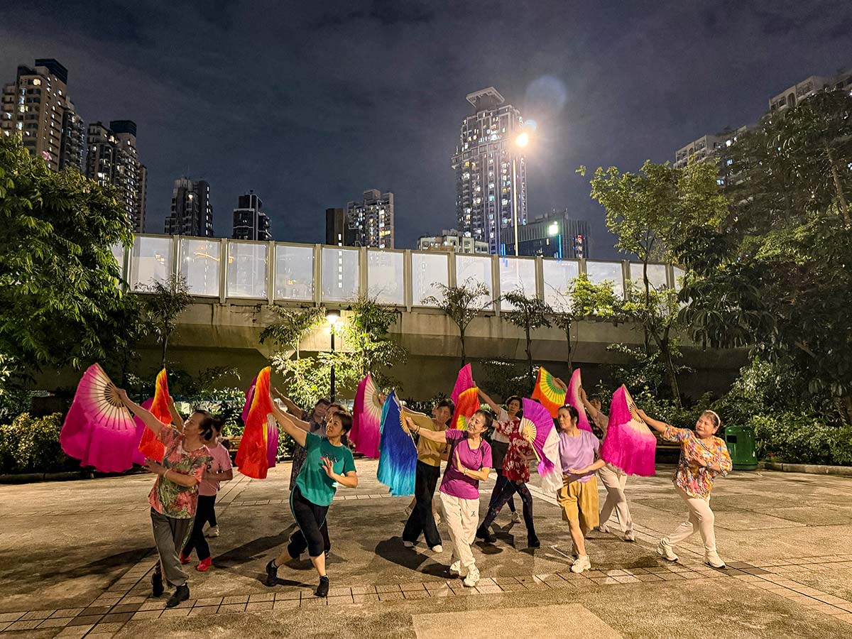 Cherry Street Park Hong Kong: donne che danzano