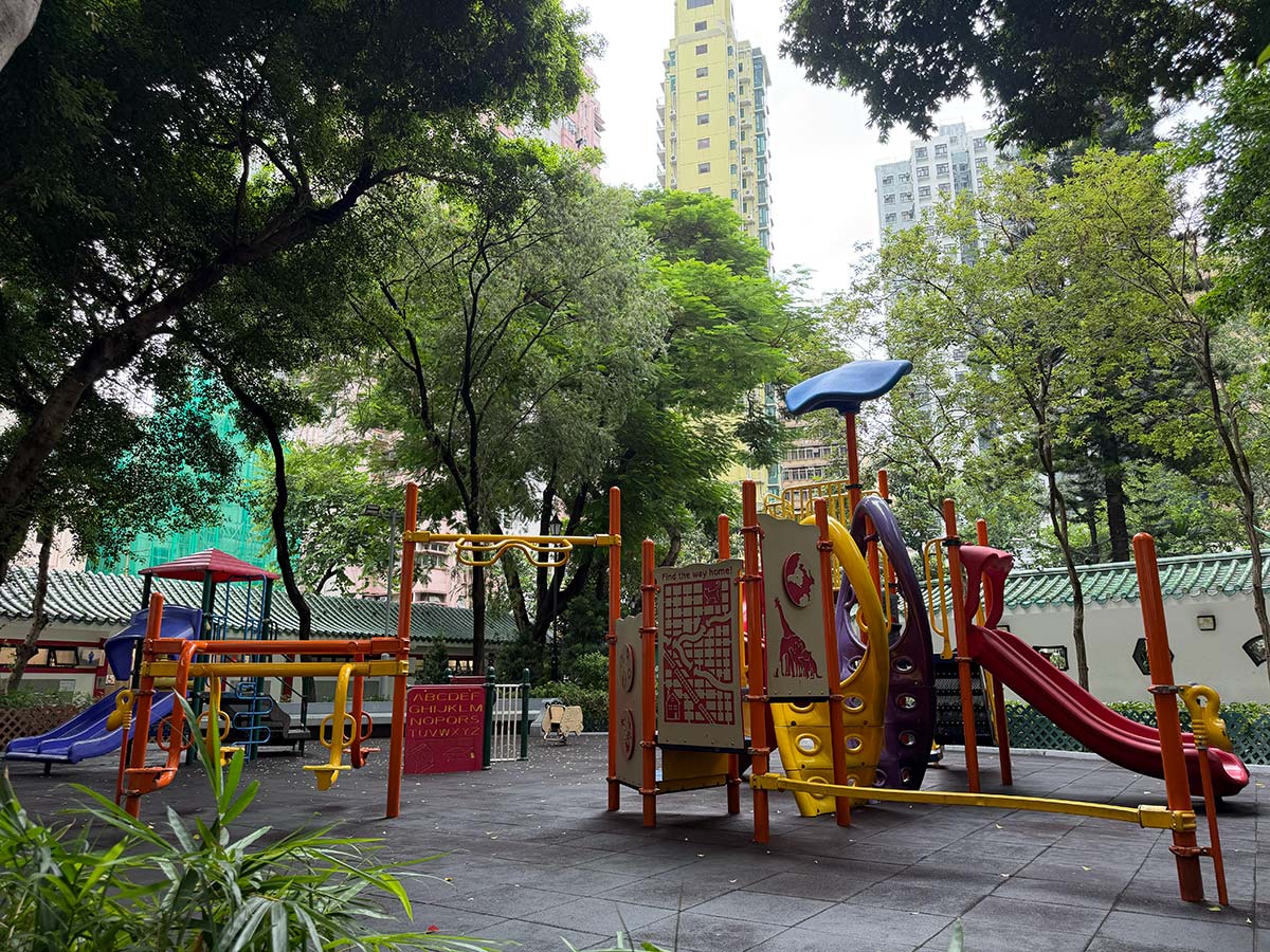 Parco giochi lungo Hollywood Road a Hong Kong
