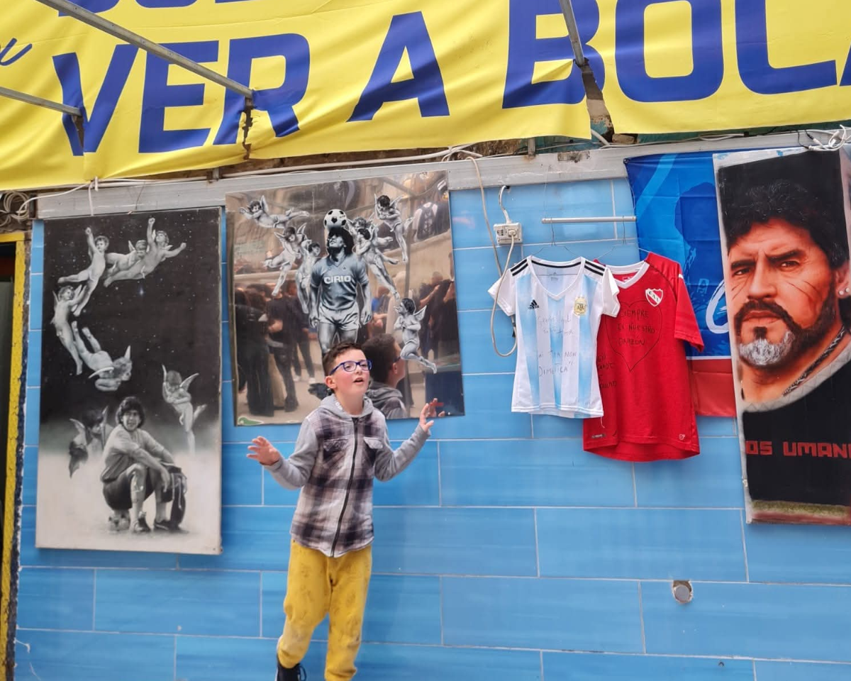 Passeggiata nei Quartieri Spagnoli vicino a Largo Maradona
