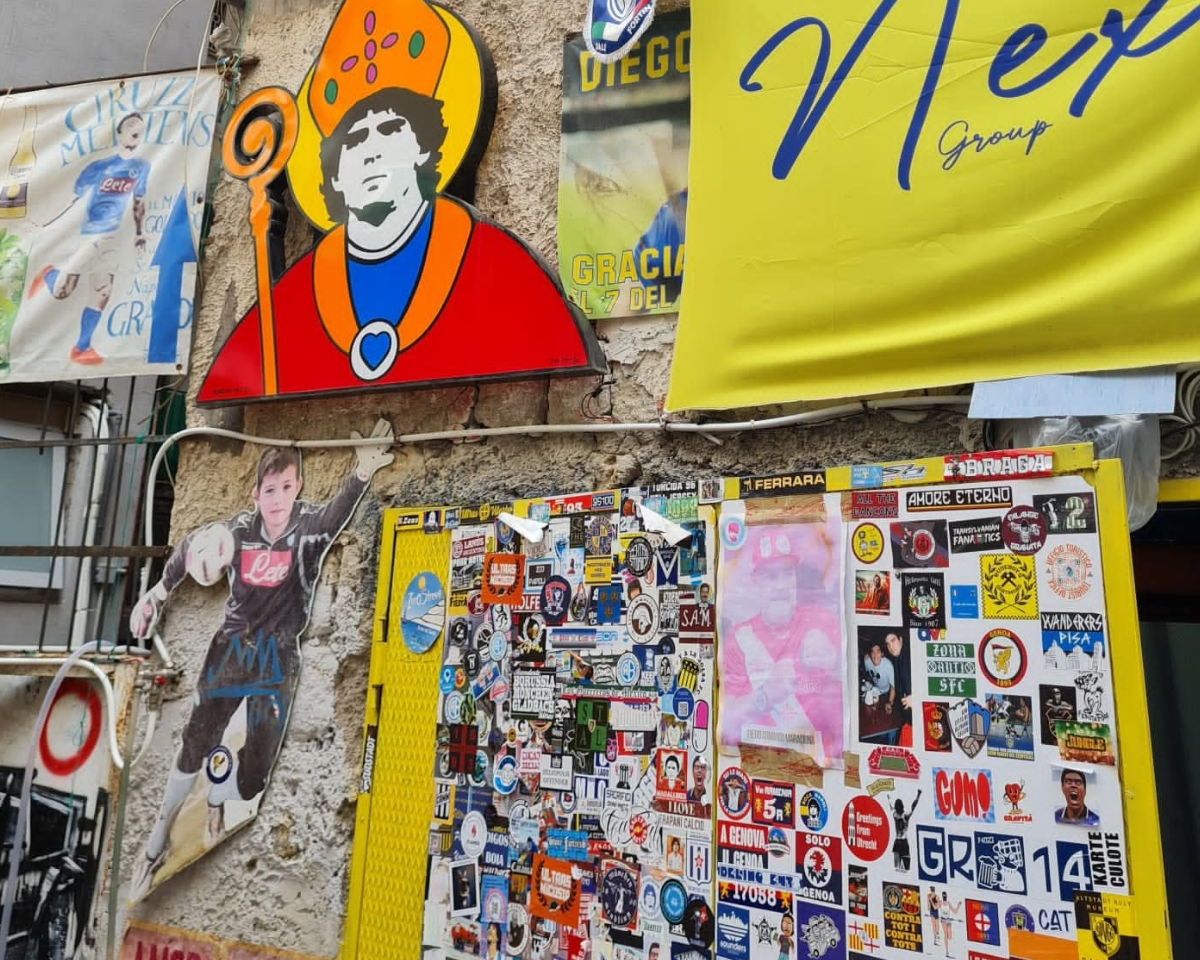 Largo Maradona nei Quartieri Spagnoli a Napoli