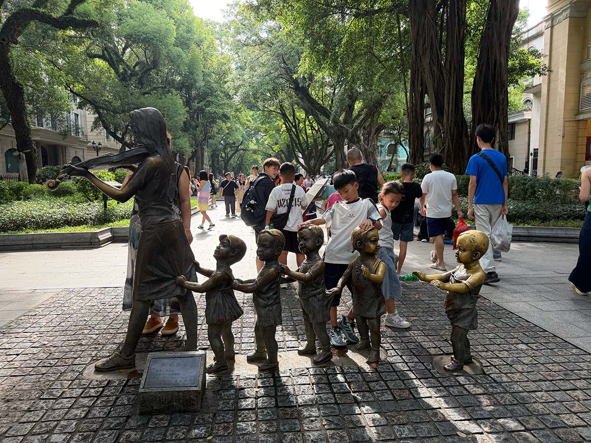Statue a cosa vedere a Guangzhou a Shamian Island 