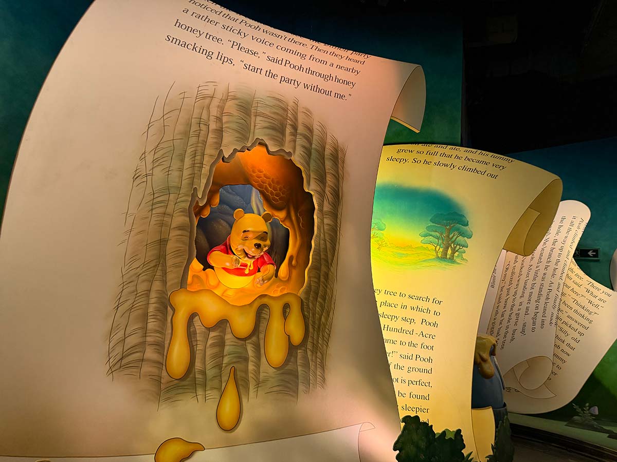 Disneyland Hong Kong Winnie the Pooh