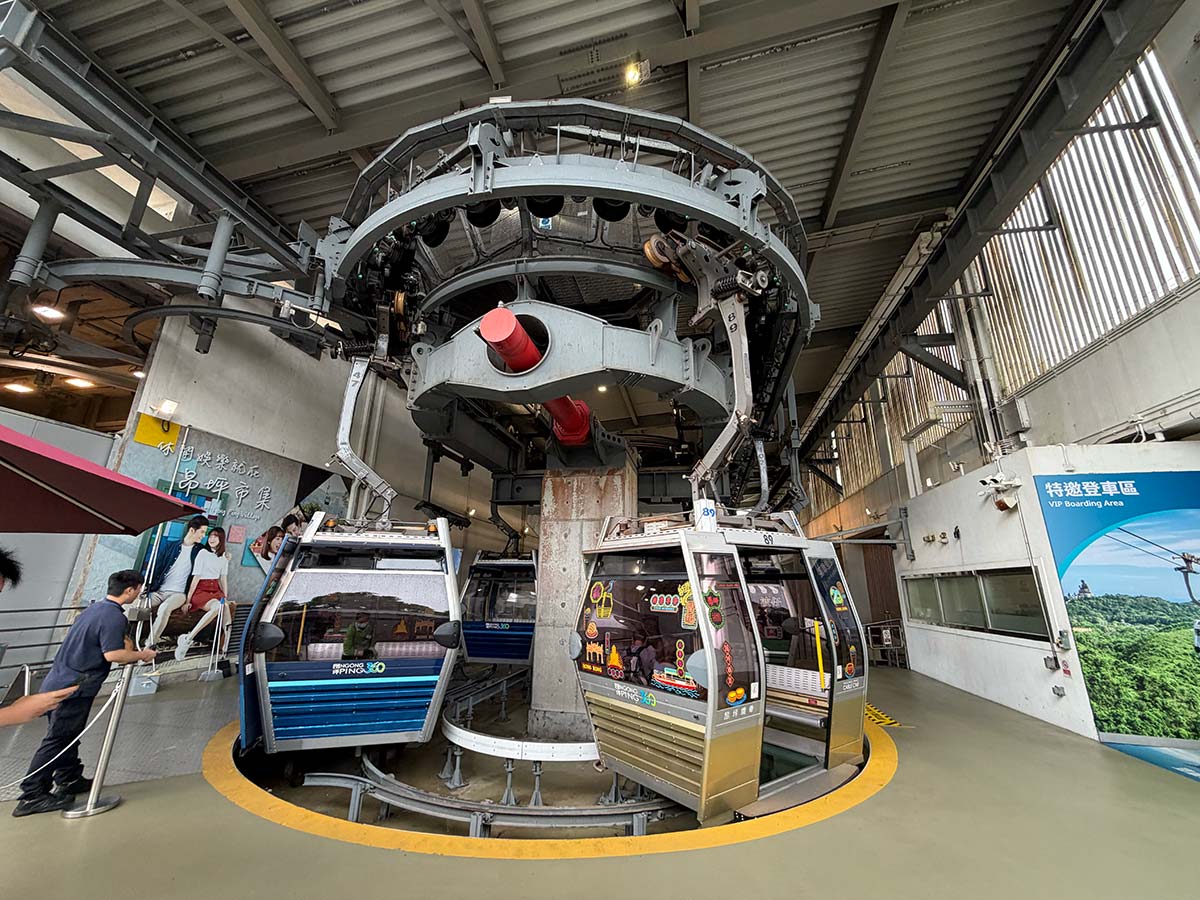 Ngong Ping 360 Hong Kong cable car