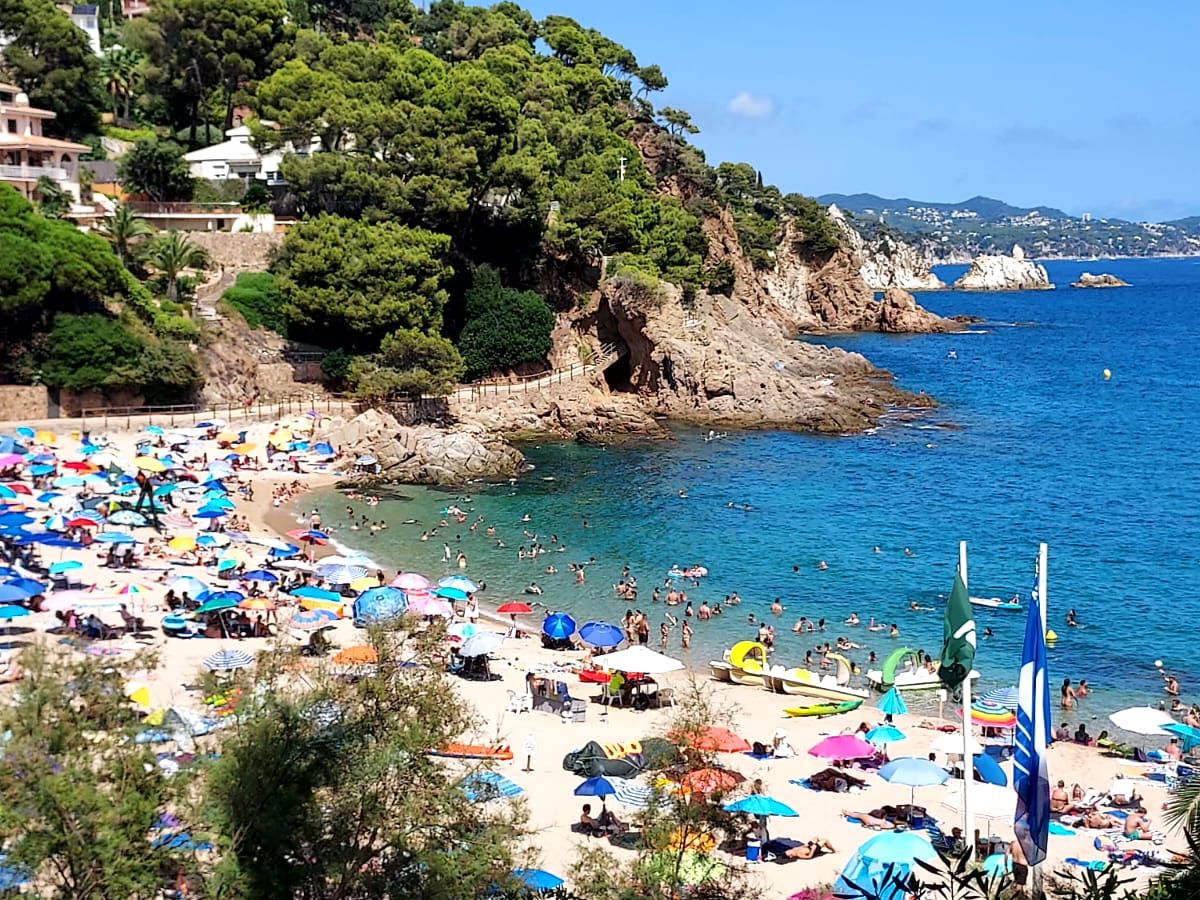 Costa Brava in Spagna con i bambini: spiaggia di Cala Bona San Francesc